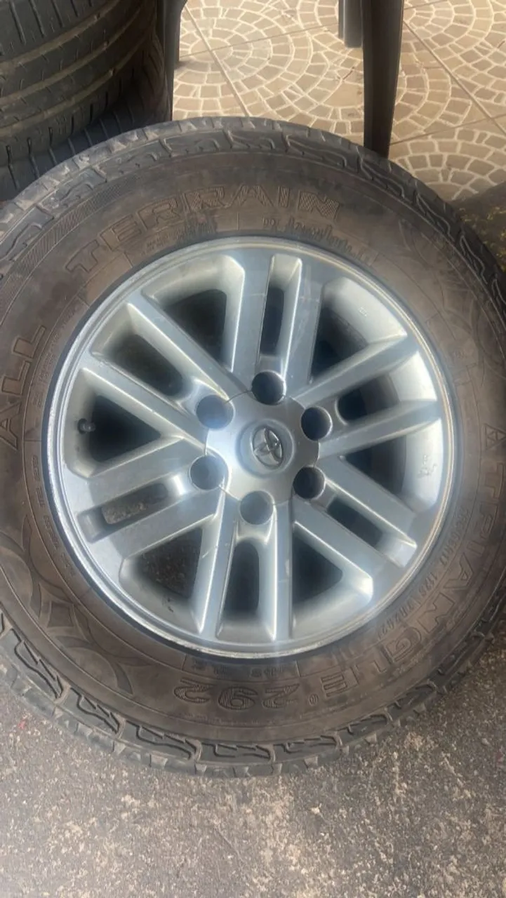 Roda Hilux SW4 aro 17 original de fabrica