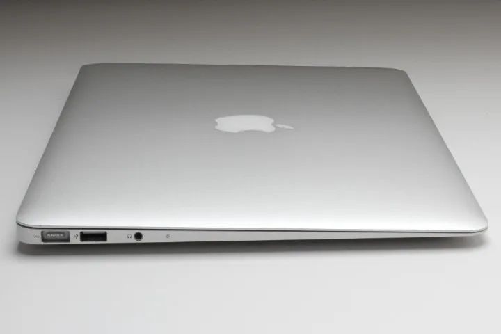 MacBook Air 13" Intel Core i5, 8GB, SSD 128GB, OS Monterey, Novíss, Caixa, Nota, Garantia - Foto 2