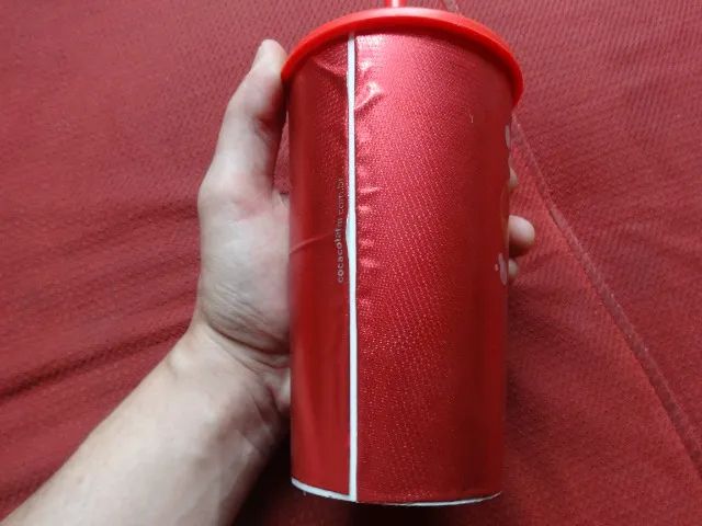 Lote com 2 Copos Colecionáveis Coca Cola - Foto 3