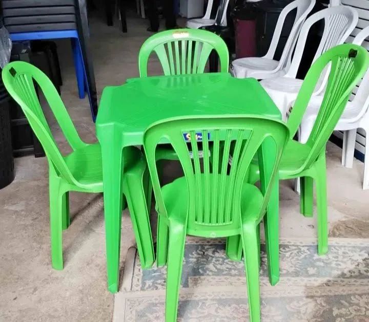 Multi-colored table games64363743667331120