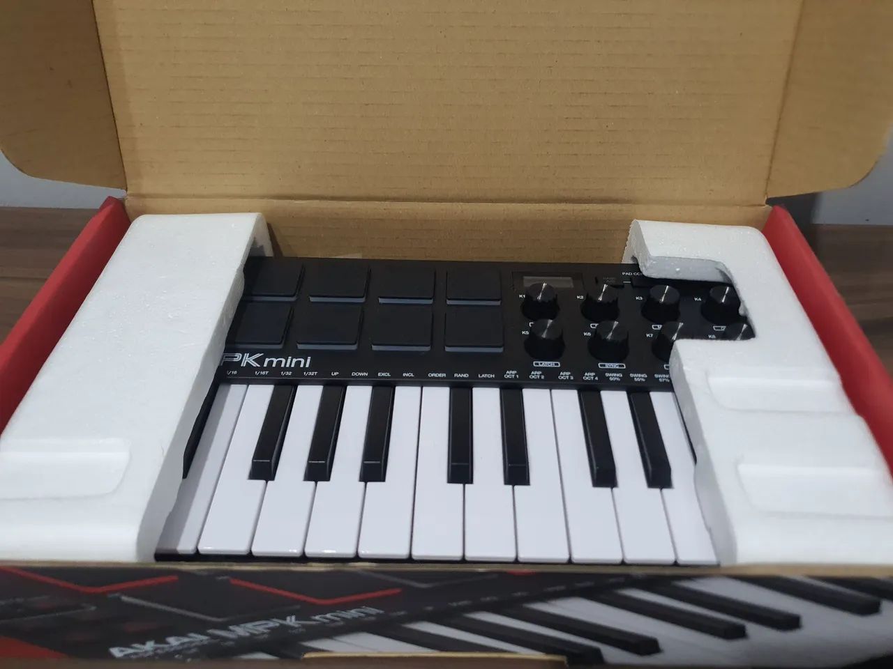 AKAI MPK Mini Teclado Controlador - Foto 4