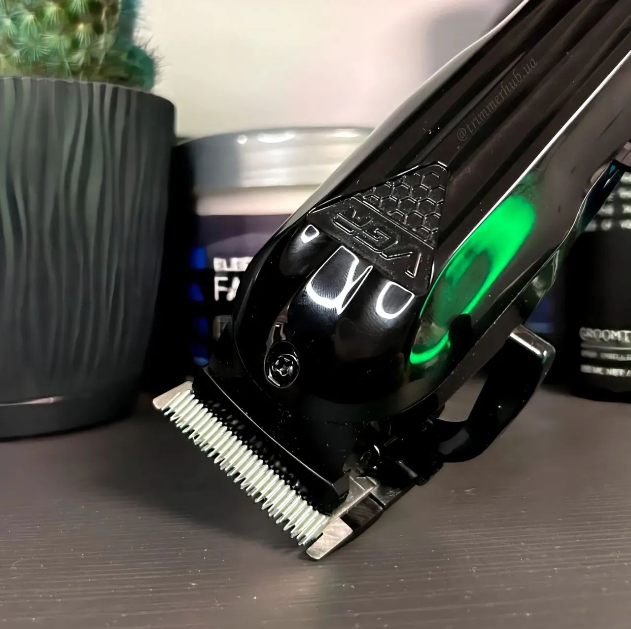 Máquina de cortar cabelo profissional VGR - Foto 2