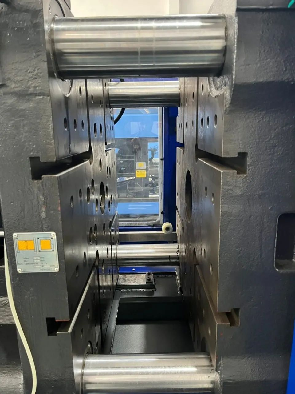 DMI MAQUINAS INJETORAS - MA 250 TONELADAS HAITIAN - Foto 2