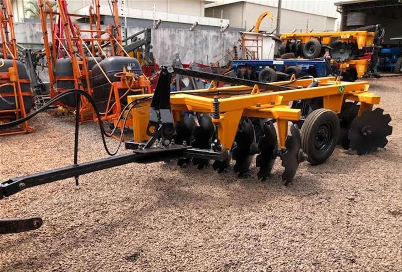 Trator Valtra 1280 R - Foto 3