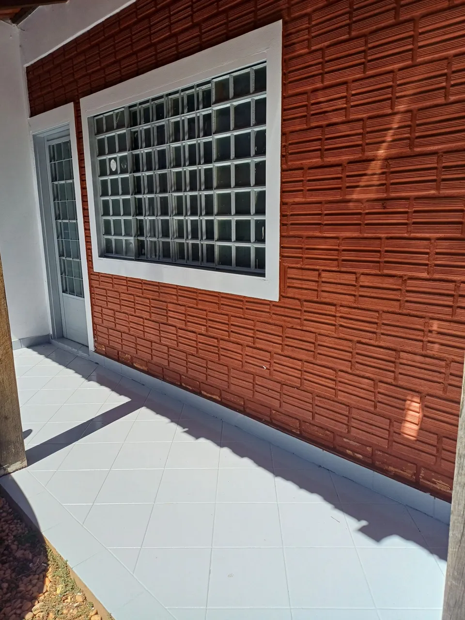 ALUGA SE KITNET MOBILIADA NA 606 SUL R$1.550
