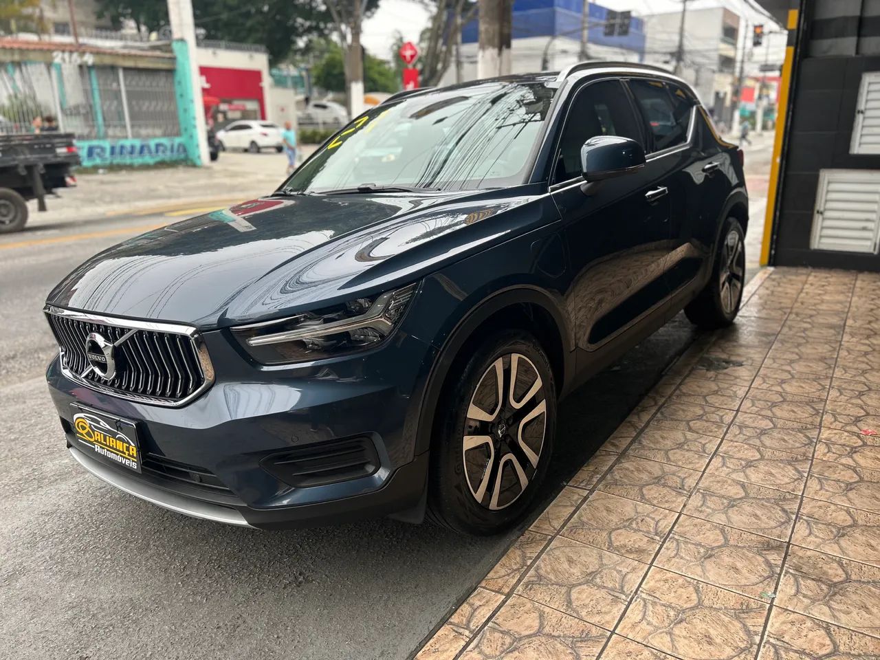 Volvo XC40 XC 40 T-5 Híbrido Momentum 1.5 262cv 2021 - Foto 3