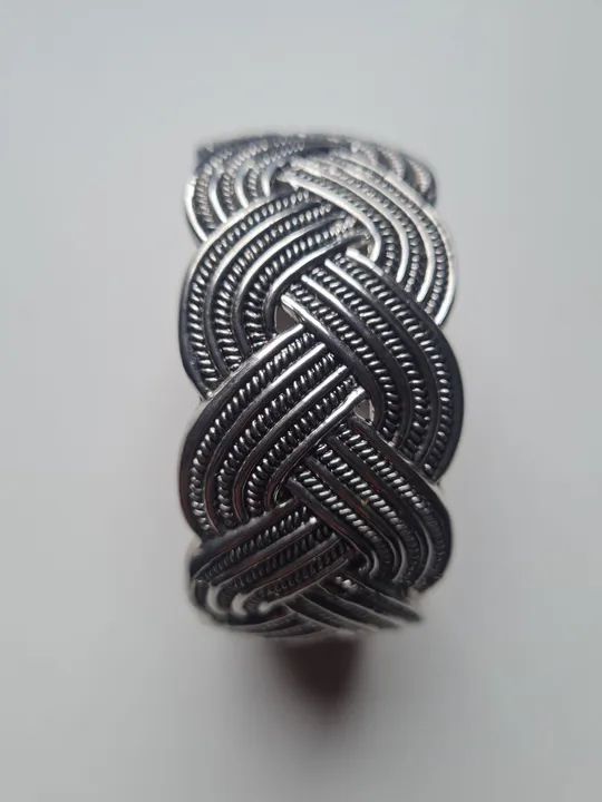 Par de pulseiras de metal - na cor Prata - Foto 3