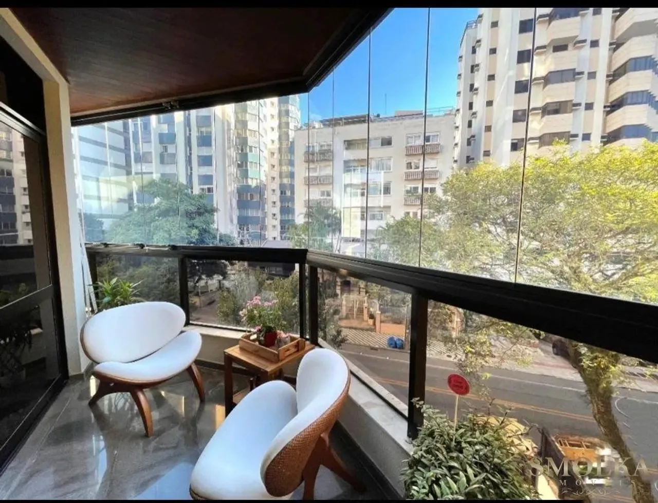 APARTAMENTO NA REGIAO NOBREDO CENTRO AV.TRAMPOWSKY