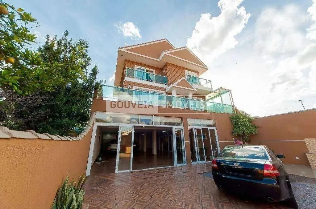Casa Triplex com 3 Dormitórios, 3 Suítes, 350 m², aluguel a partir de R$ 12.000 + Taxas -