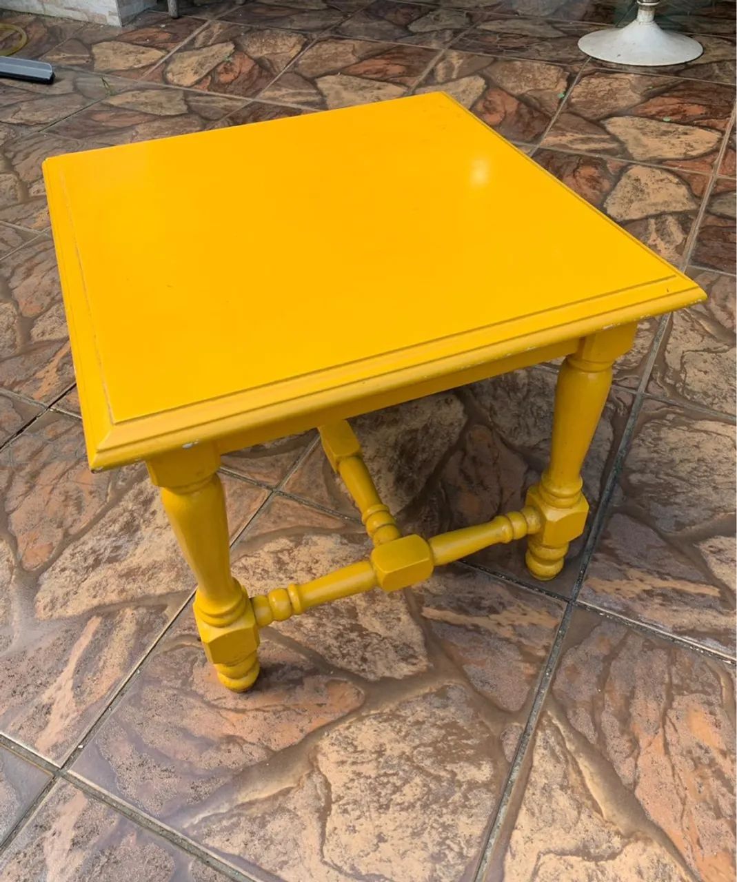 Mesa de Centro Amarela