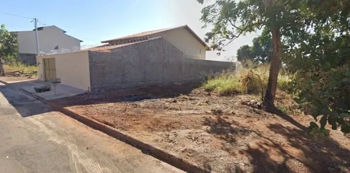 Lote 303,94m² (Asfalto, Agua e Esgoto) Residencial Humaita