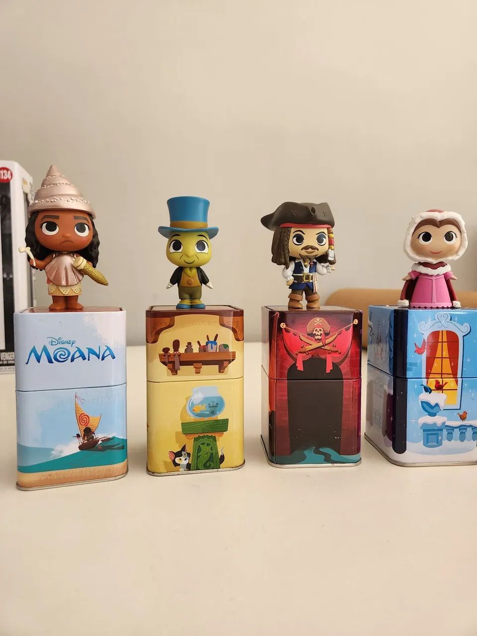4 miniaturas funko Disney 