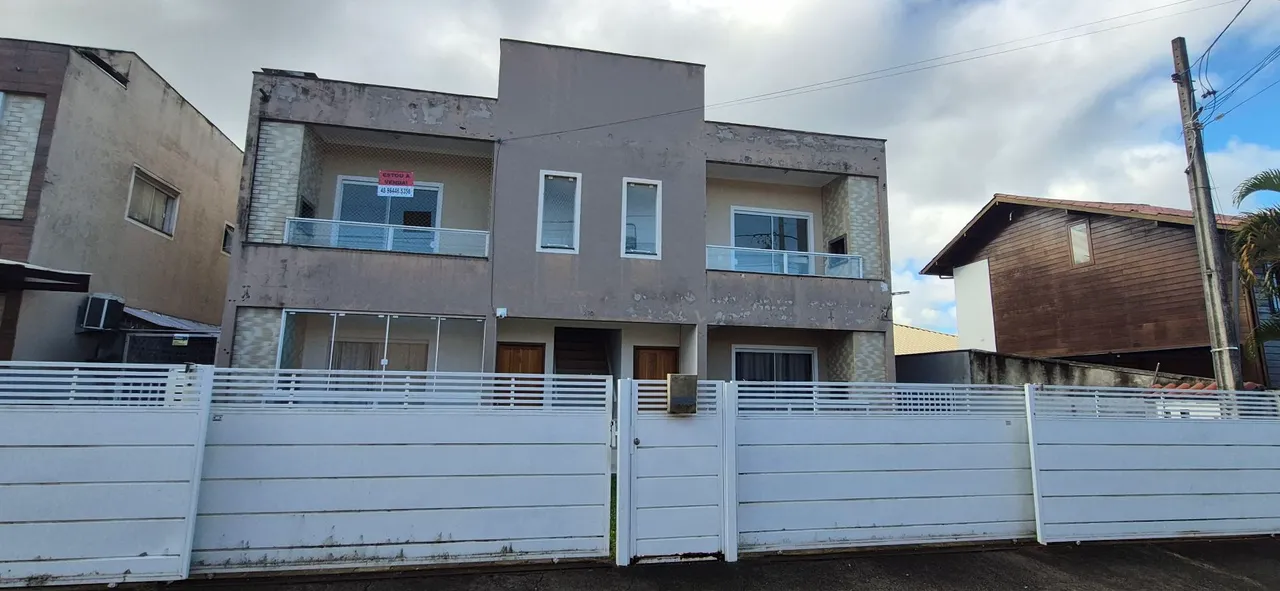 Apartamento bairro Carianos 2 quartos sacada churrasqueira