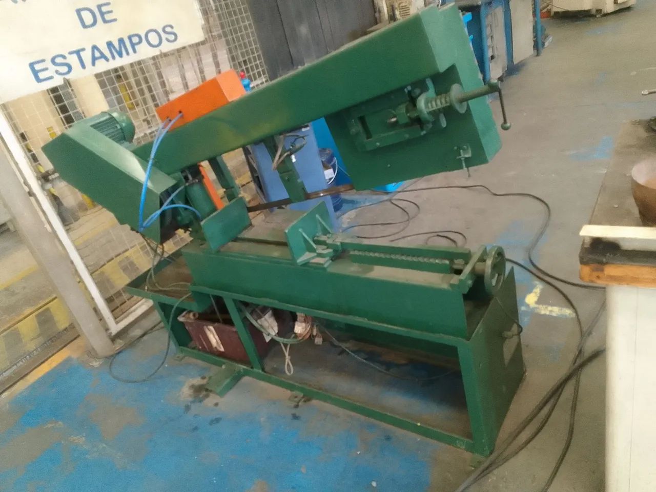 Máquina de Corte de Metal Industrial