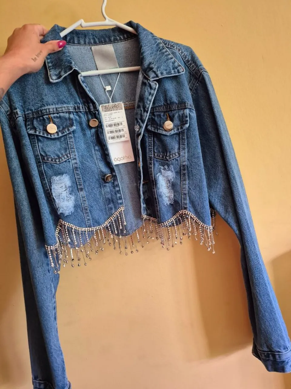Jaqueta Jeans Cropped com Pedrarias -Lojas Ágatha. Nunca Usada.