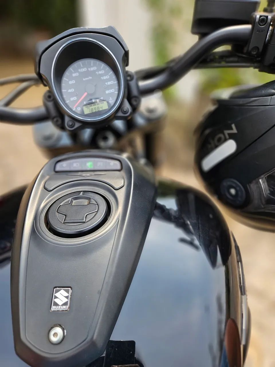 Suzuki Boulevard 800 , em ótimo estado, para quem quer potência e estilo.   - Foto 5