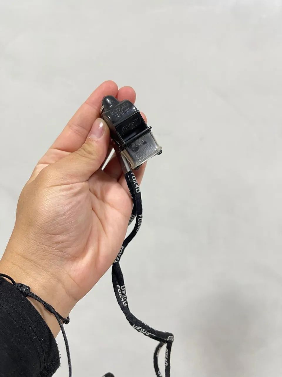 Apito Fox 40 Sharx com Lanyard e Cartão de Arbitragem  - Foto 5