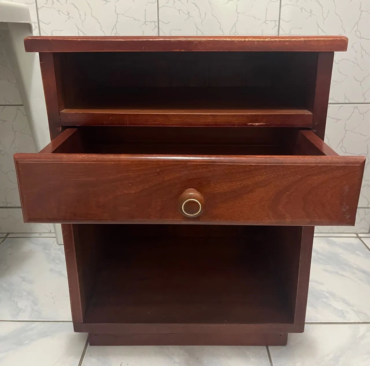 Mesa de Cabeceira em Madeira Maciça - Foto 2