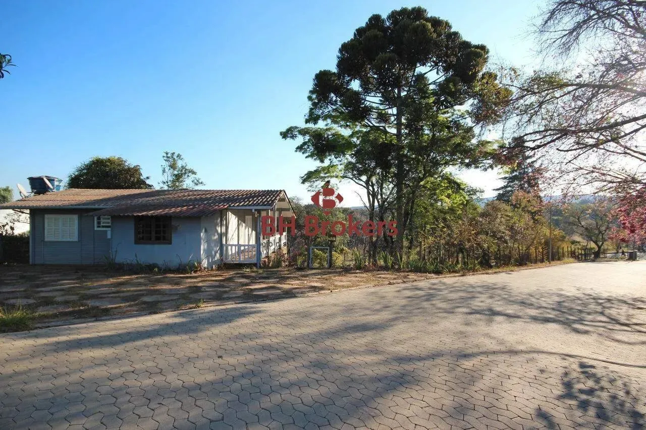 LOTE COM CASA EM CONDOMINIO FECHADO A VENDA NO MORRO DO CHAPÉU EM NOVA LIMA!