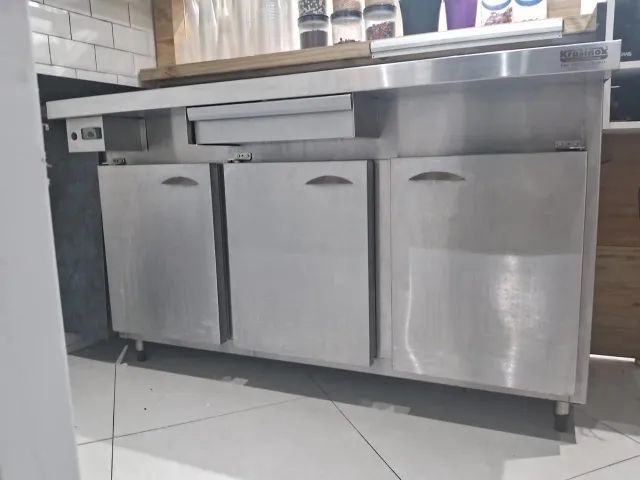 Bancão Refrigerado Krasinox - 3 Portas - 24 Cubas. 220v. - Foto 2