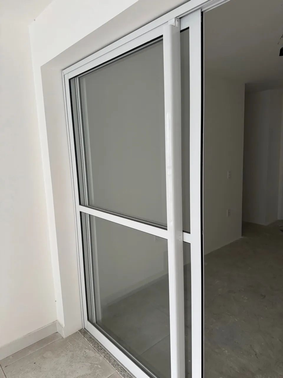 Porta de correr de alumínio com vidro para sacada/varanda - 2 folhas  - Foto 5