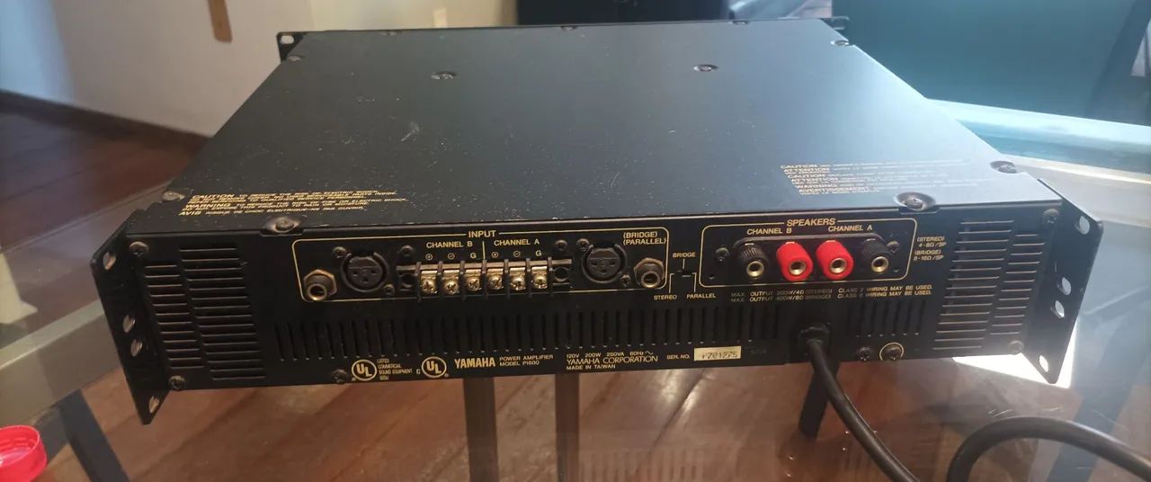 Amplificador Yamaha P1600 - Potente e de alta qualidade