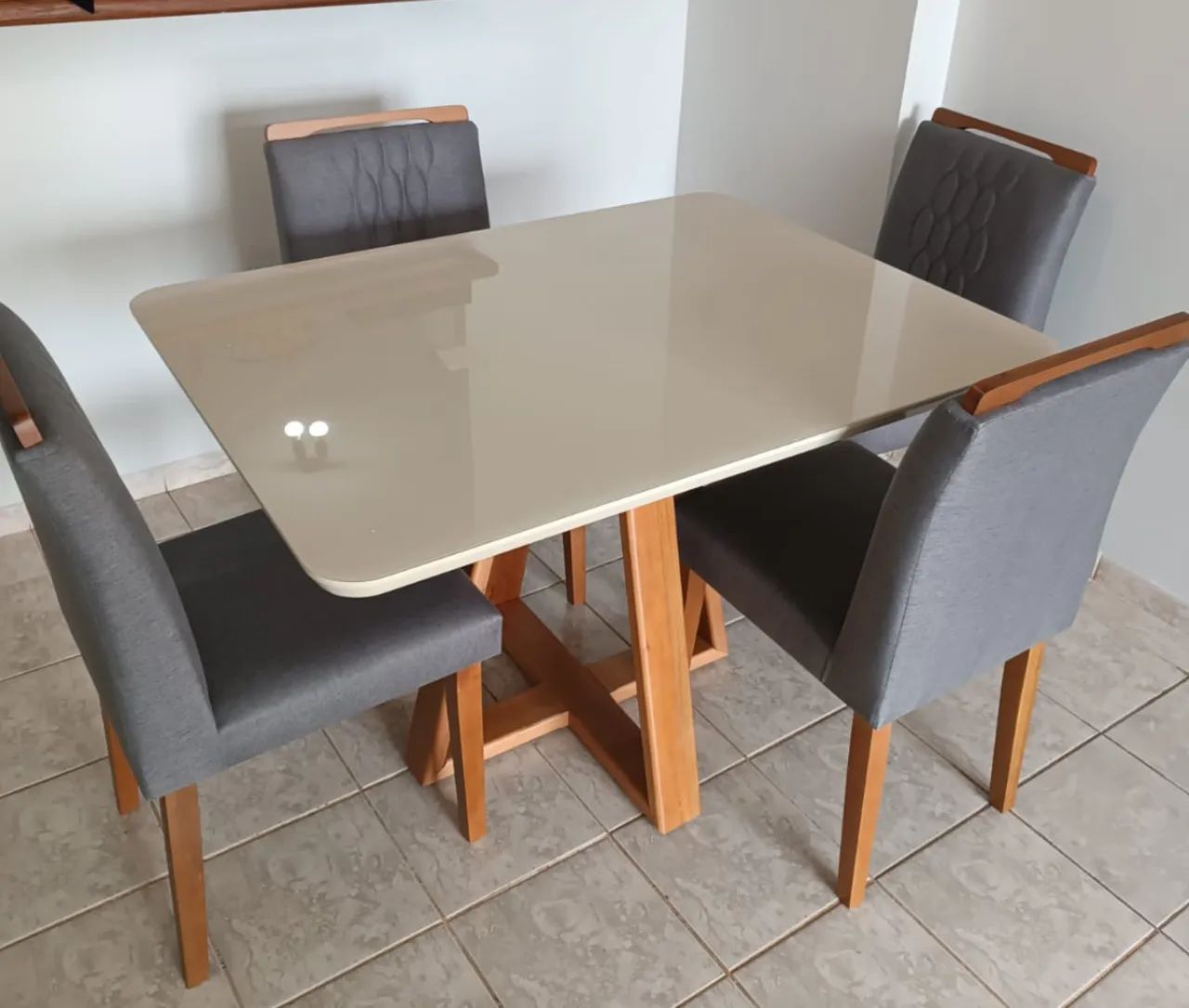 Mesa de Madeira Maciça Nova 