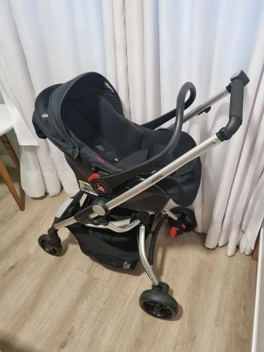 Carrinho de Bebê Kiddo + Bebê conforto
