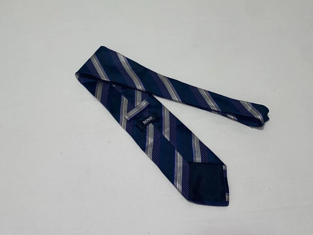 Gravata Hugo Boss Listrada Original Ótimo Estado - Foto 2