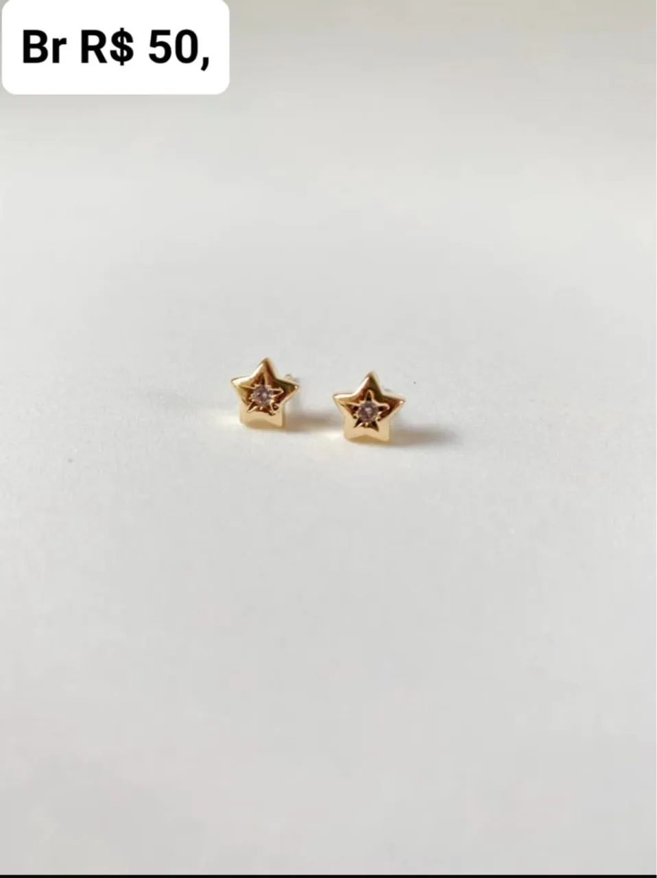 Brinco de estrela com zircônias 
