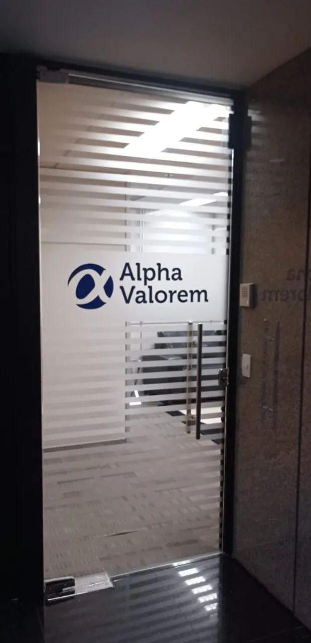 Aplicação de adesivo jateado e insulfilm - Foto 2