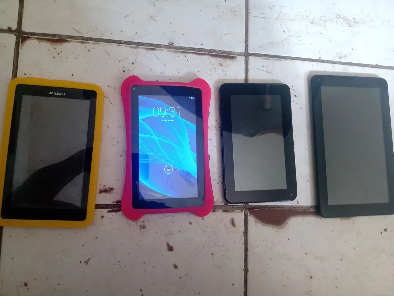 4/ tablets Multilaser ( M7 s) Multilaser ( Diamond) e M grande só o m7s está funcionando m
