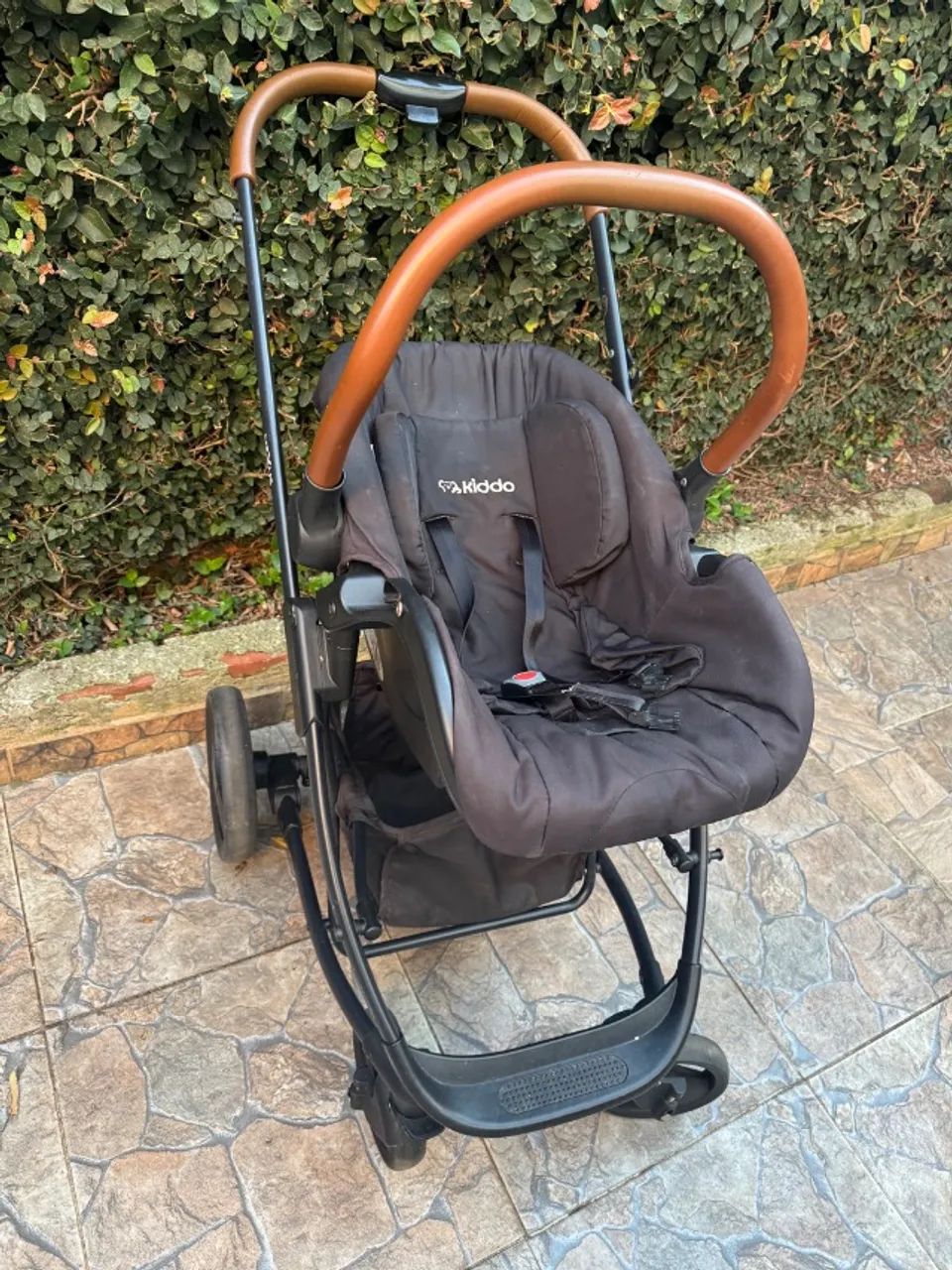 Carrinho e bebê conforto