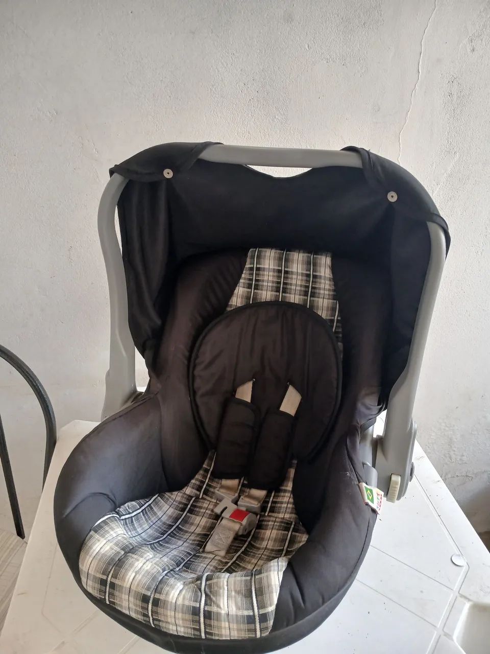 Cadeirinha de Bebê Tutti Baby com Capota e Capa Extra - Conservada - Foto 4