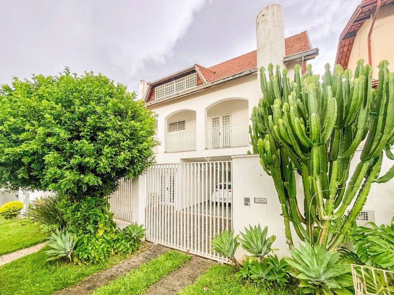 CASA COM 4 DORMITÓRIOS PARA VENDA OU LOCAÇÃO NO BAIRRO NOVA CAMPINAS EM CAMPINAS/SP