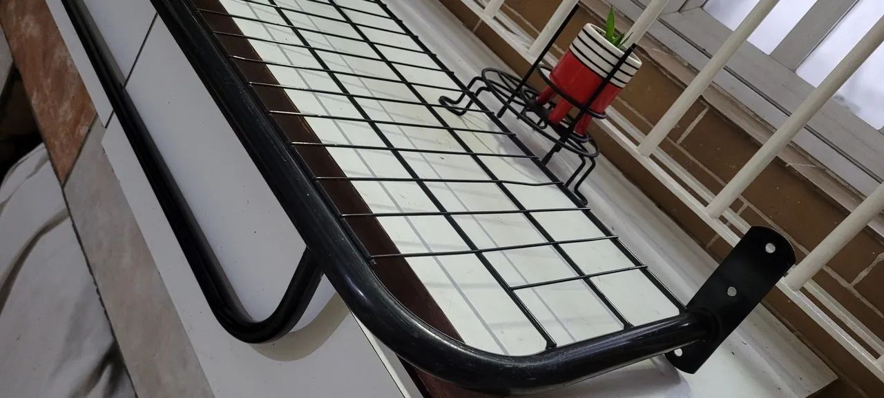 arara de parede com prateleira 1,2m - Foto 4