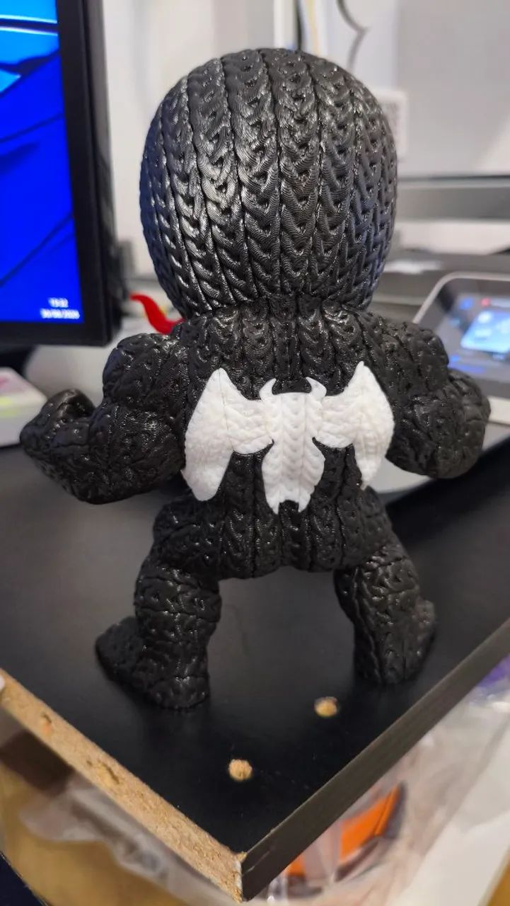 Venom Marvel boneco 3d 18cm - Foto 3