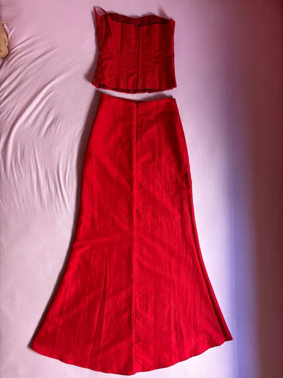 Corpete e Saia social vermelho vestido
