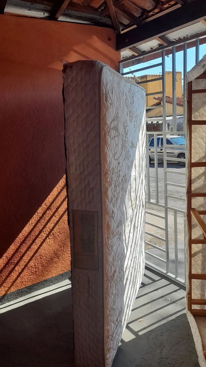 Cama de casal com mola ensacada com pezinho - Foto 2