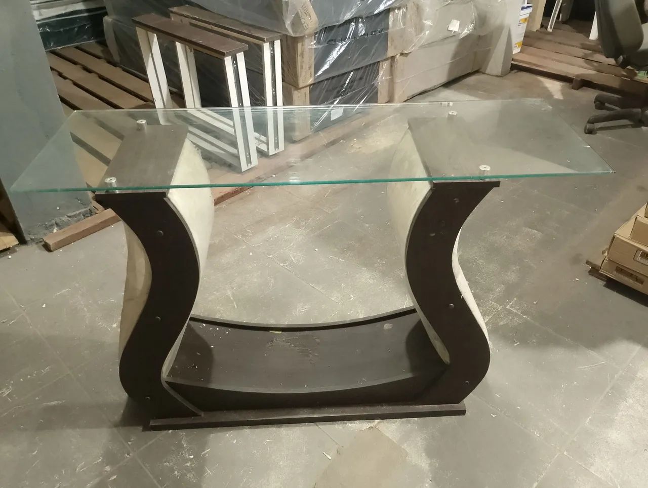 Mesa aparador tampão de vidro 