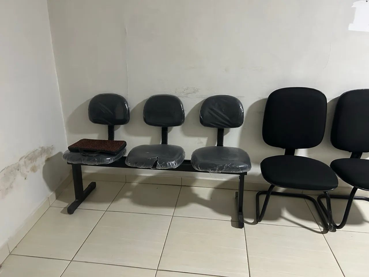 Vendo estas cadeiras de escritório 