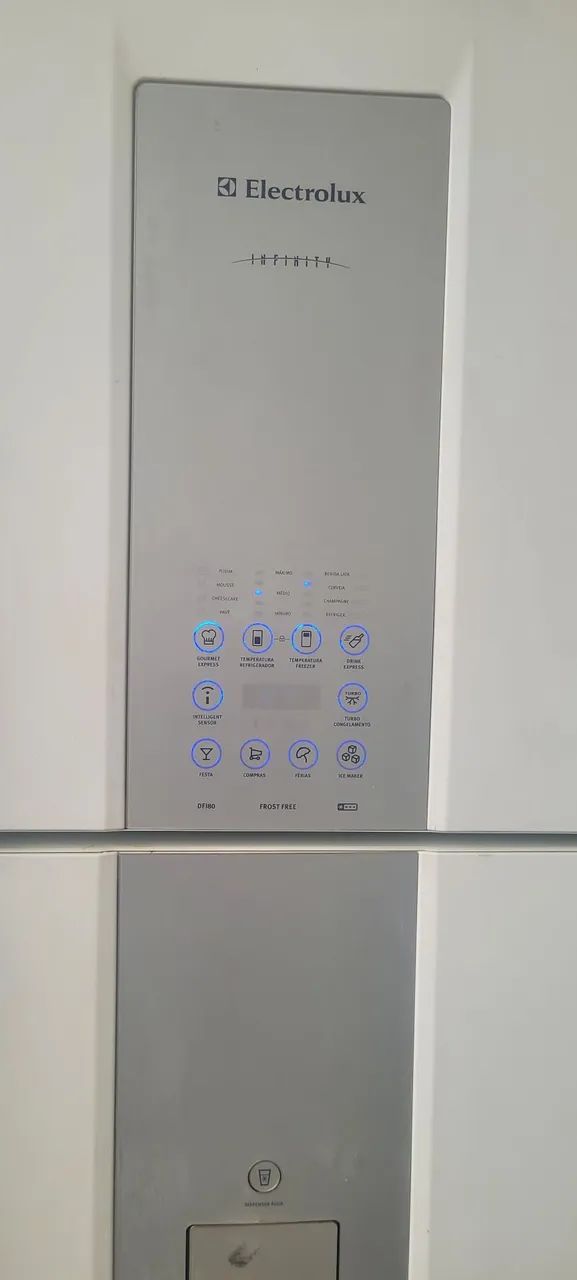 Geladeira Electrolux Digital Frost Free funcionamento perfeito gelando muito bem - Foto 4