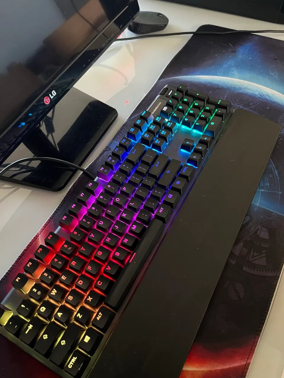 Teclado SteelSeries Apex 5