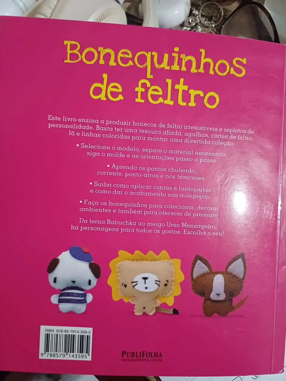Livro Bonequinhos de feltro - Tudo para fazer 18 mini peças incríveis  - Foto 5