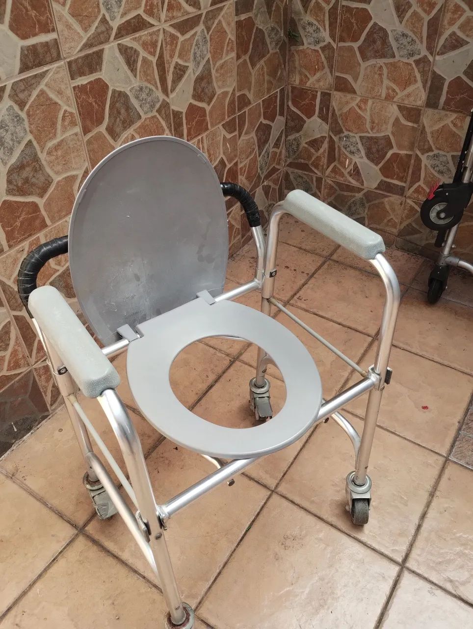 Cadeira de banho dobrável  - Foto 4