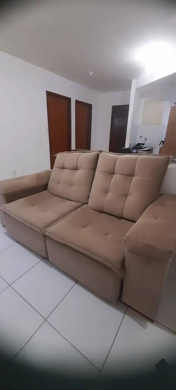 Sofá Pillow braços acolchoados  - Foto 4