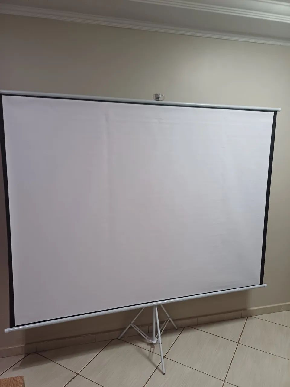 Aluguel de Tela e tripé 