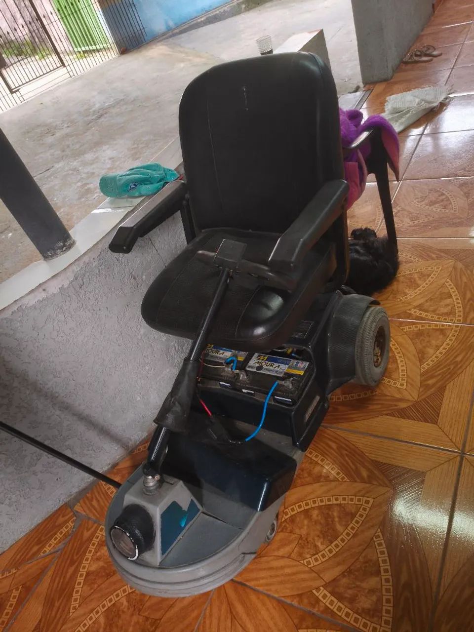 Cadeira motorizada para retirada de peças  - Foto 2