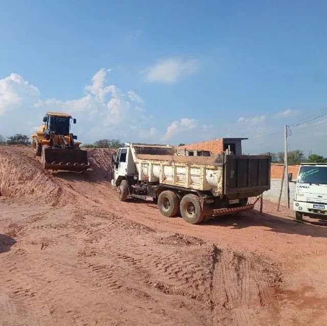 LOCAÇ ÃO DE CAMINHÃO CAÇAMBA - Foto 2
