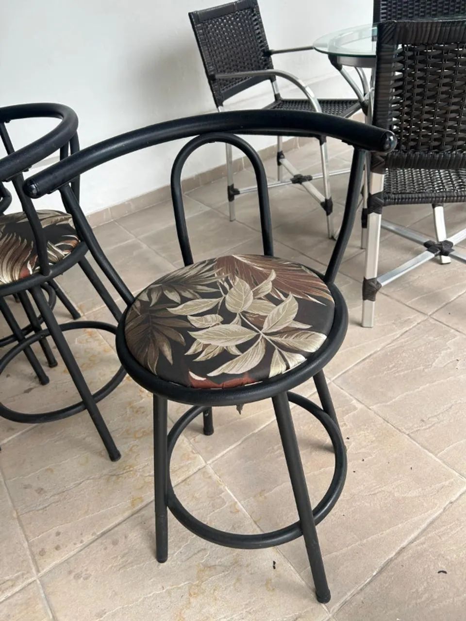 Conjunto com 3 cadeiras para bancada